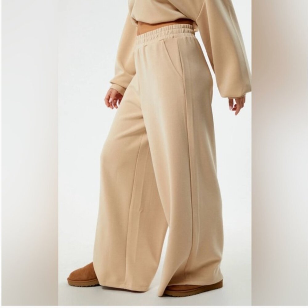 WeWoreWhat Pull On Extra Wide Leg Tan Pants: Size Medium
